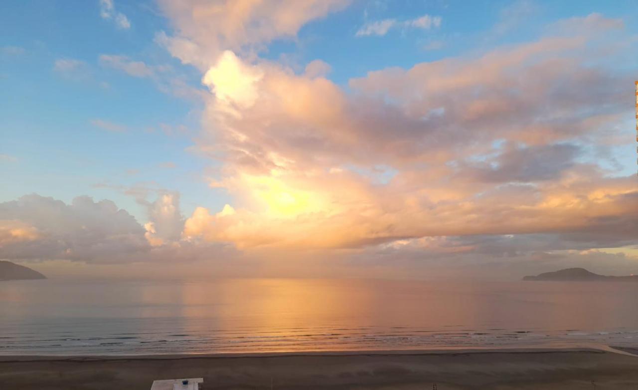 Apto Top Com Vista Pro Mar Em Condominio Completo Em Frente A Praia! Santos  Luaran gambar